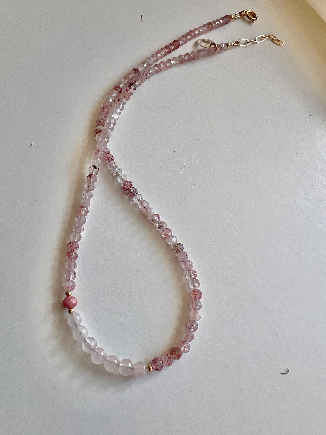 Ketting Joy,  rozekwarts, aardbeienkwarts