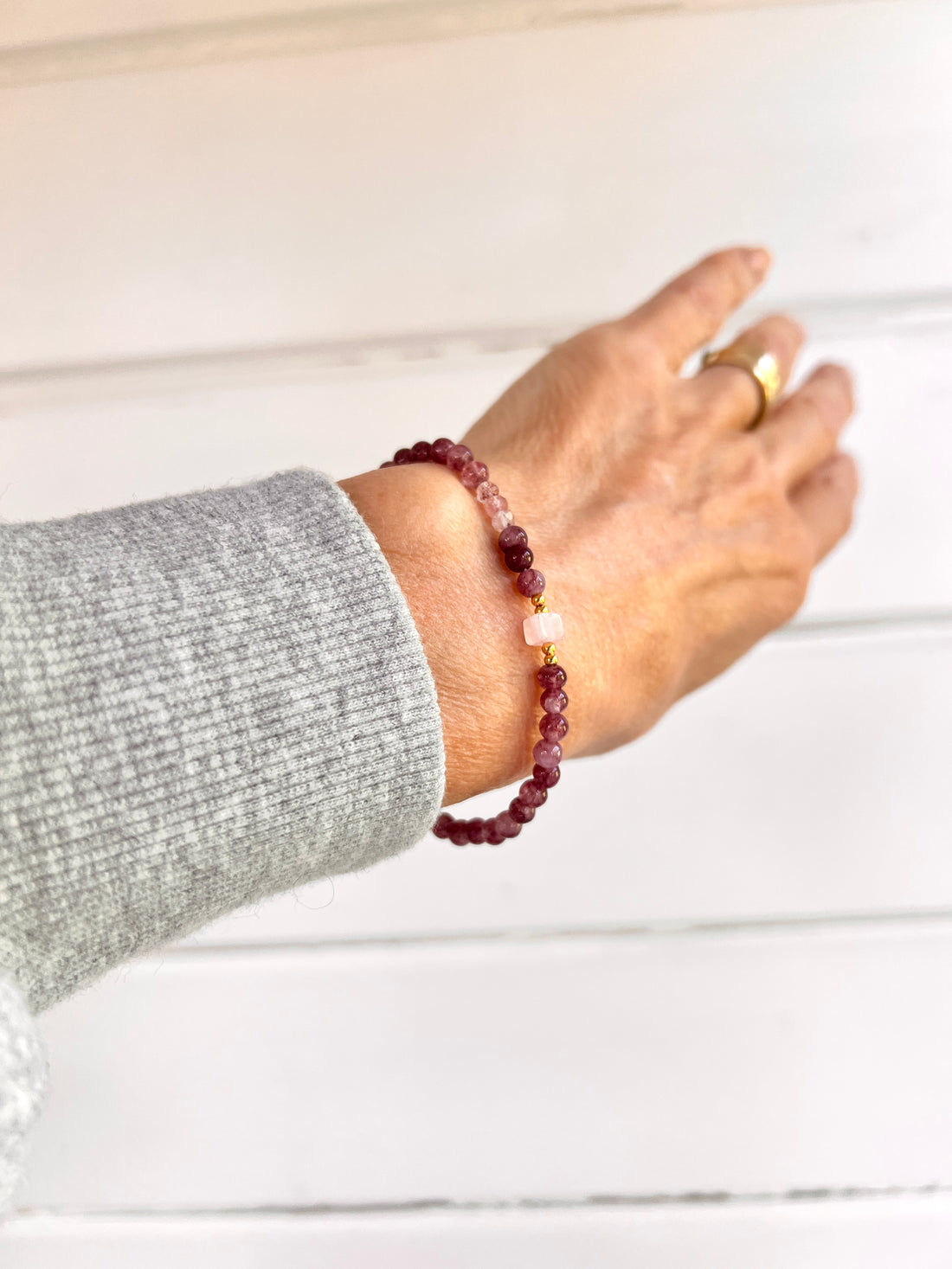 Armband Balance, lila lepidoliet, rozekwarts en aardbeienkwarts