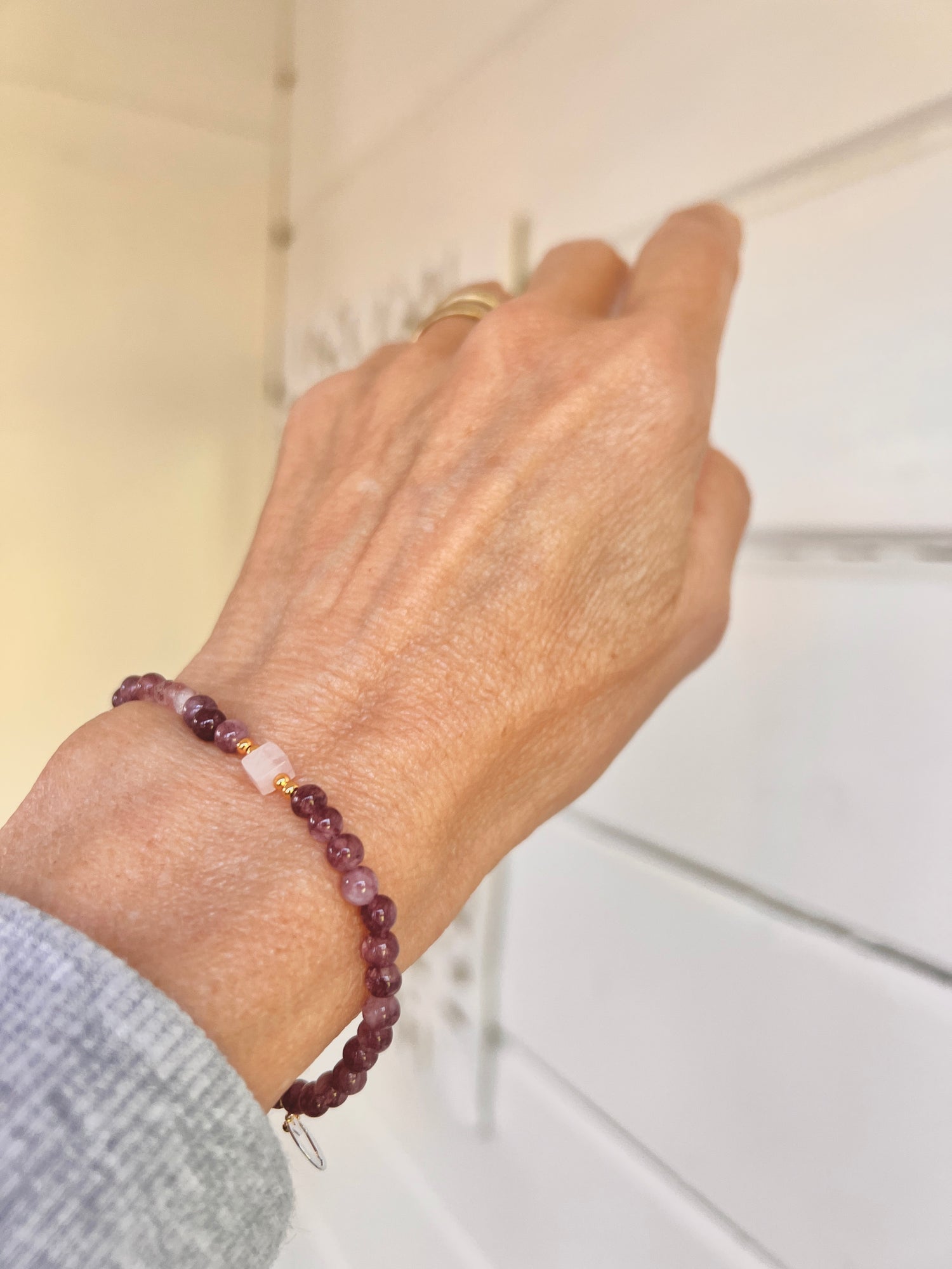 Armband Balance, lila lepidoliet, rozekwarts en aardbeienkwarts
