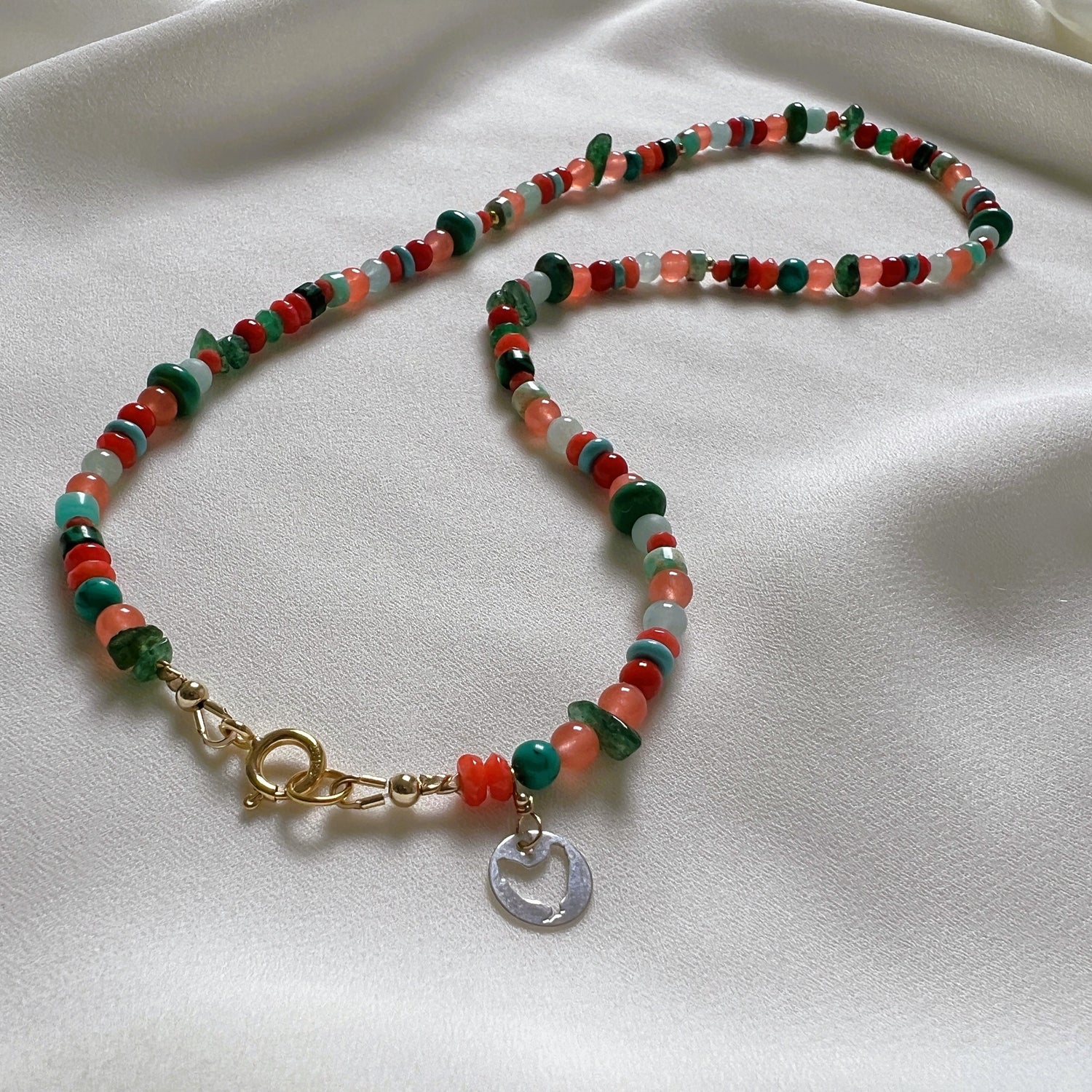 Ketting In Bloom, malachiet, amazoniet, koraal