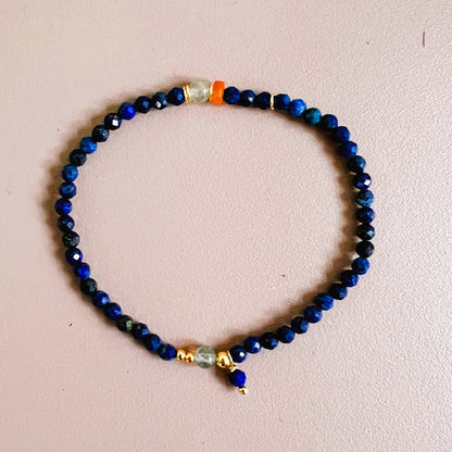 Jacky Moments: Truth, blauwe lapis lazuli