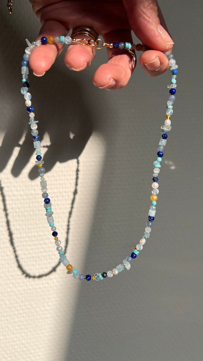 Ketting In Blue, aquamarijn, parel, lapis lazuli