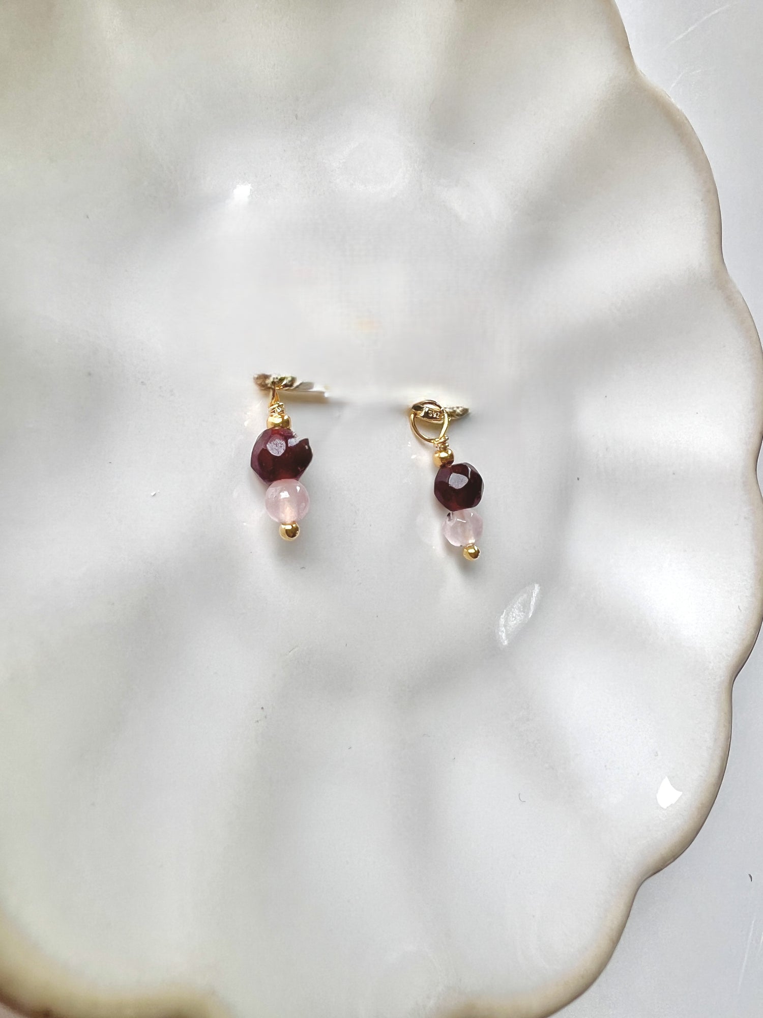 Bedel - hanger Spirit of Love, granaat, rozekwarts