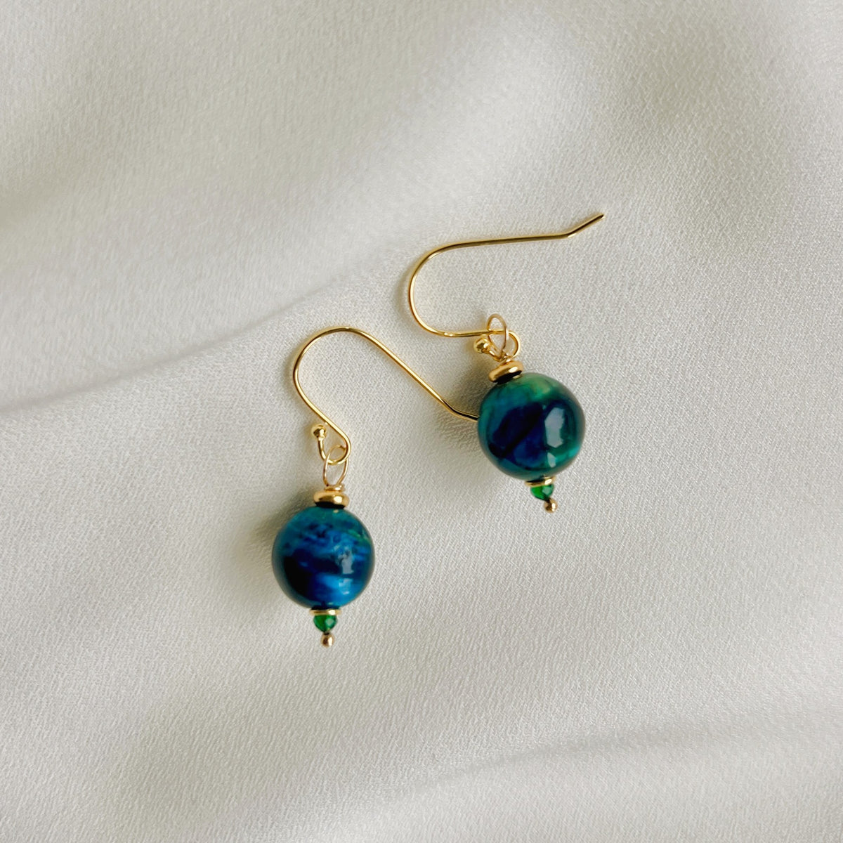 Oorbellen Blue Lagoon, gekleurd blauw-groen tijgeroog
