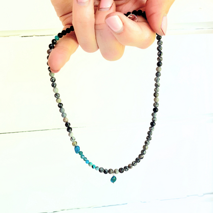 Ketting Blue Spirit, met zebra jaspis, apatiet