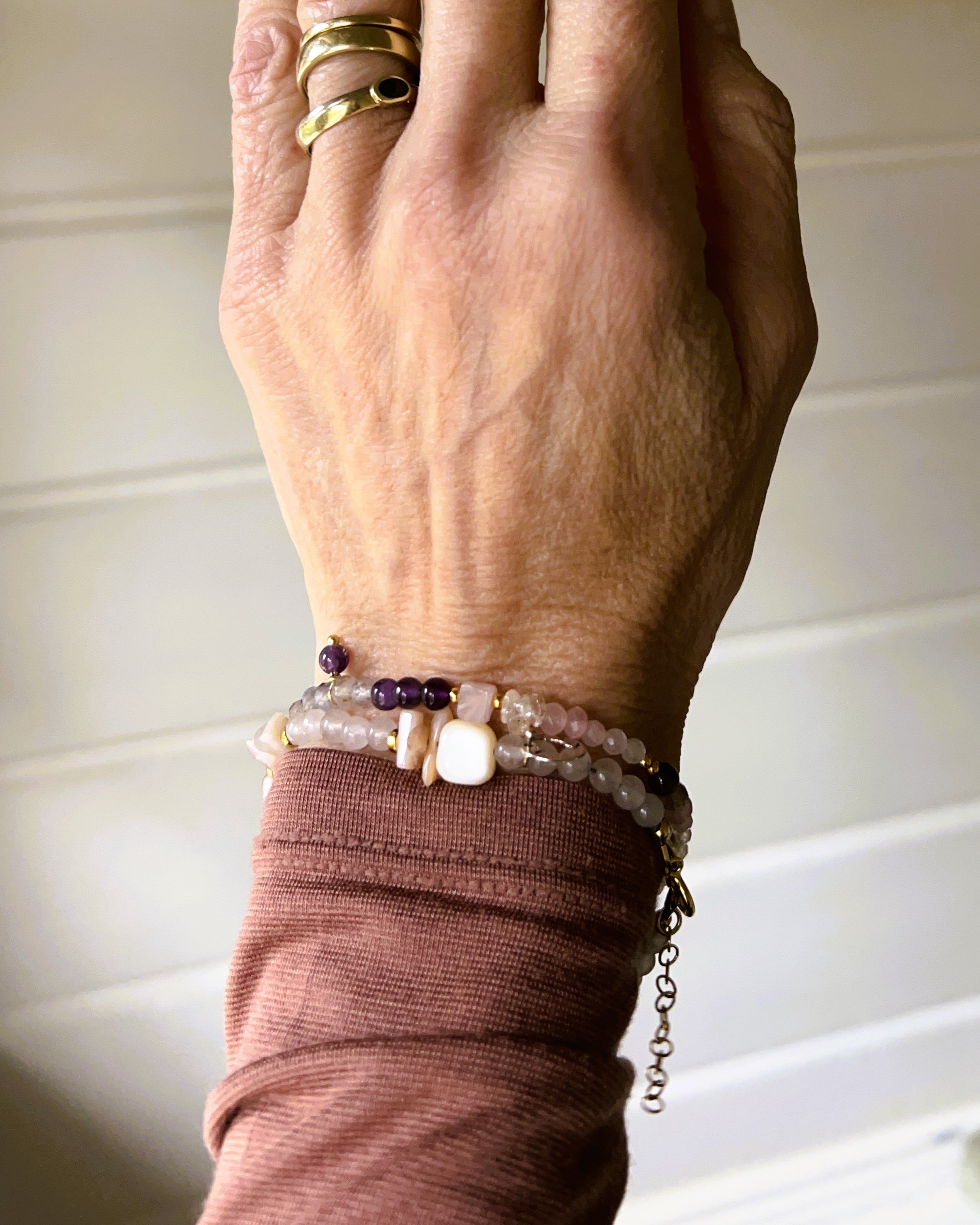 Armband Golden Triangle, rozekwarts, amethist, bergkristal