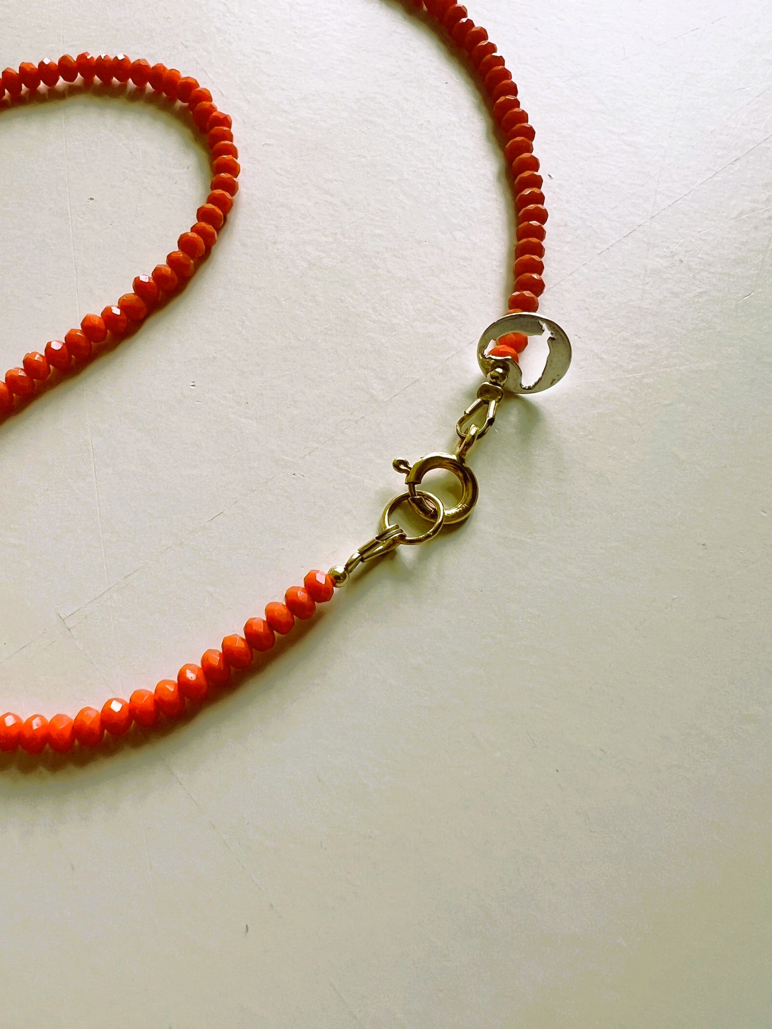 Ketting Happiness, rood koraal