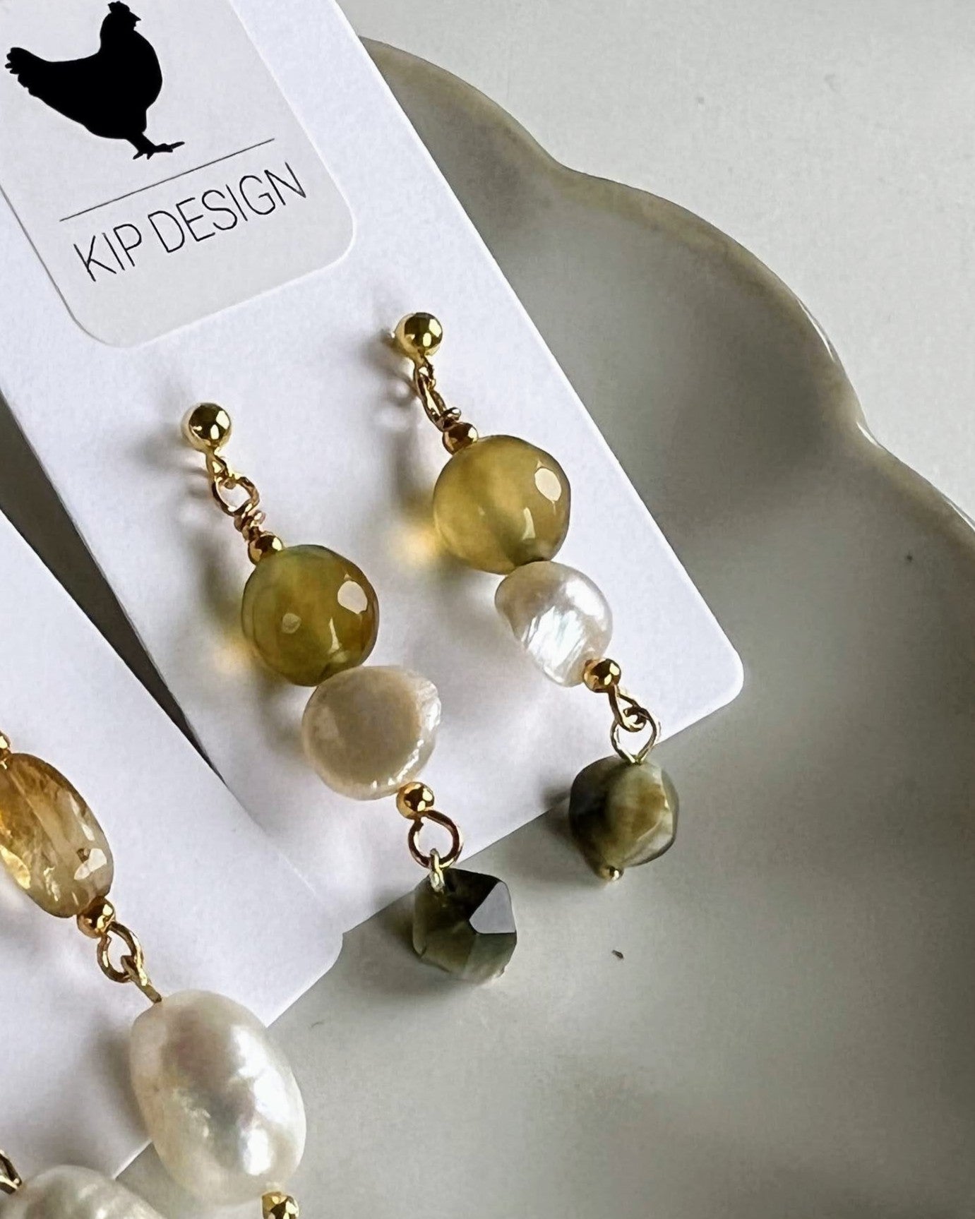 Oorbellen Little Olives, groene agaat, tijgeroog, parel