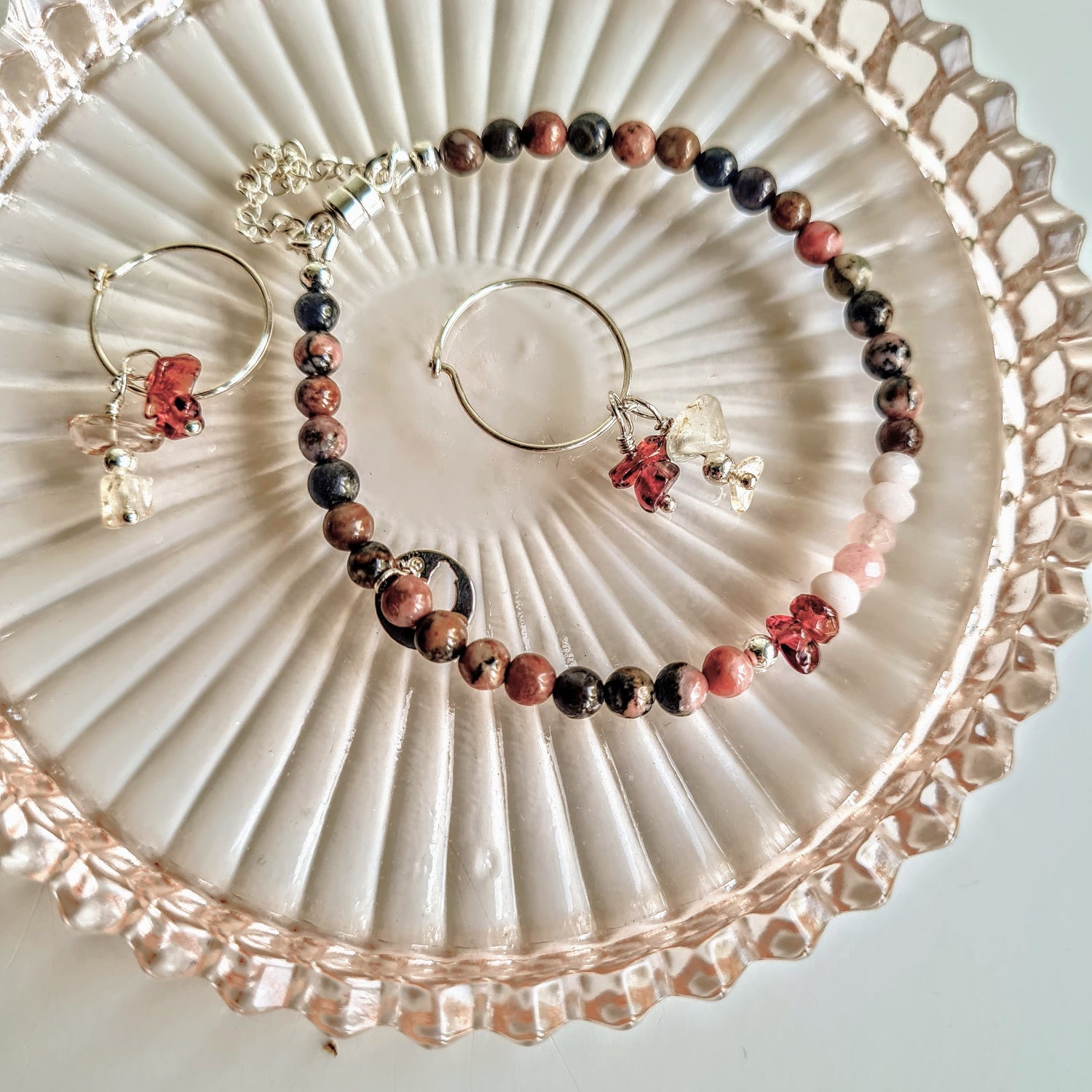 Armband  Live Twice, rhodoniet en granaat