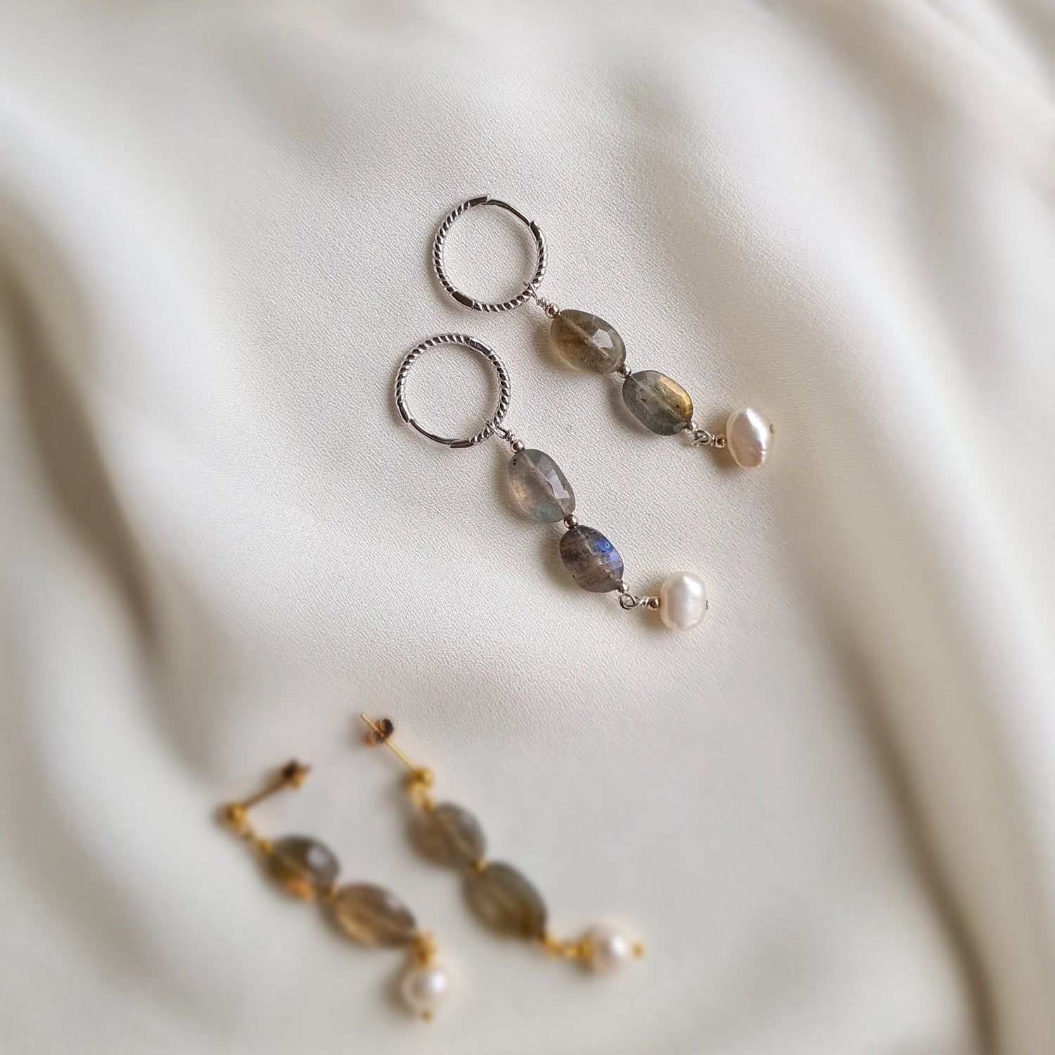 Oorbellen So True, labradoriet, parel