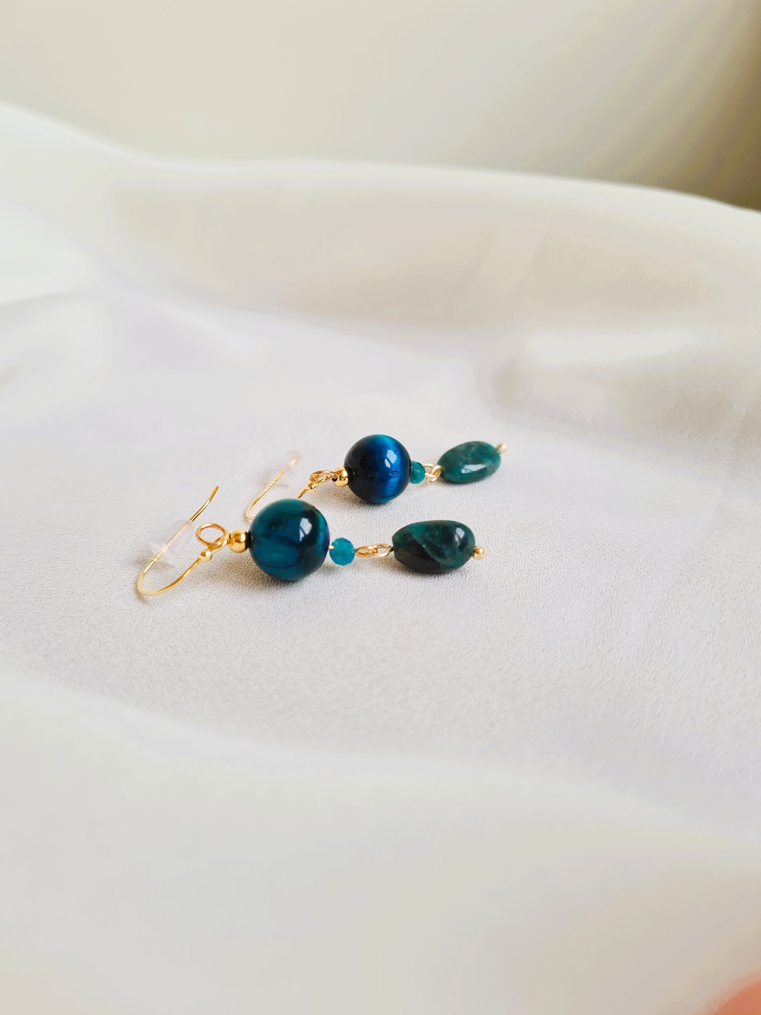 Oorbellen Sea Flowers, tijgeroog, apatiet