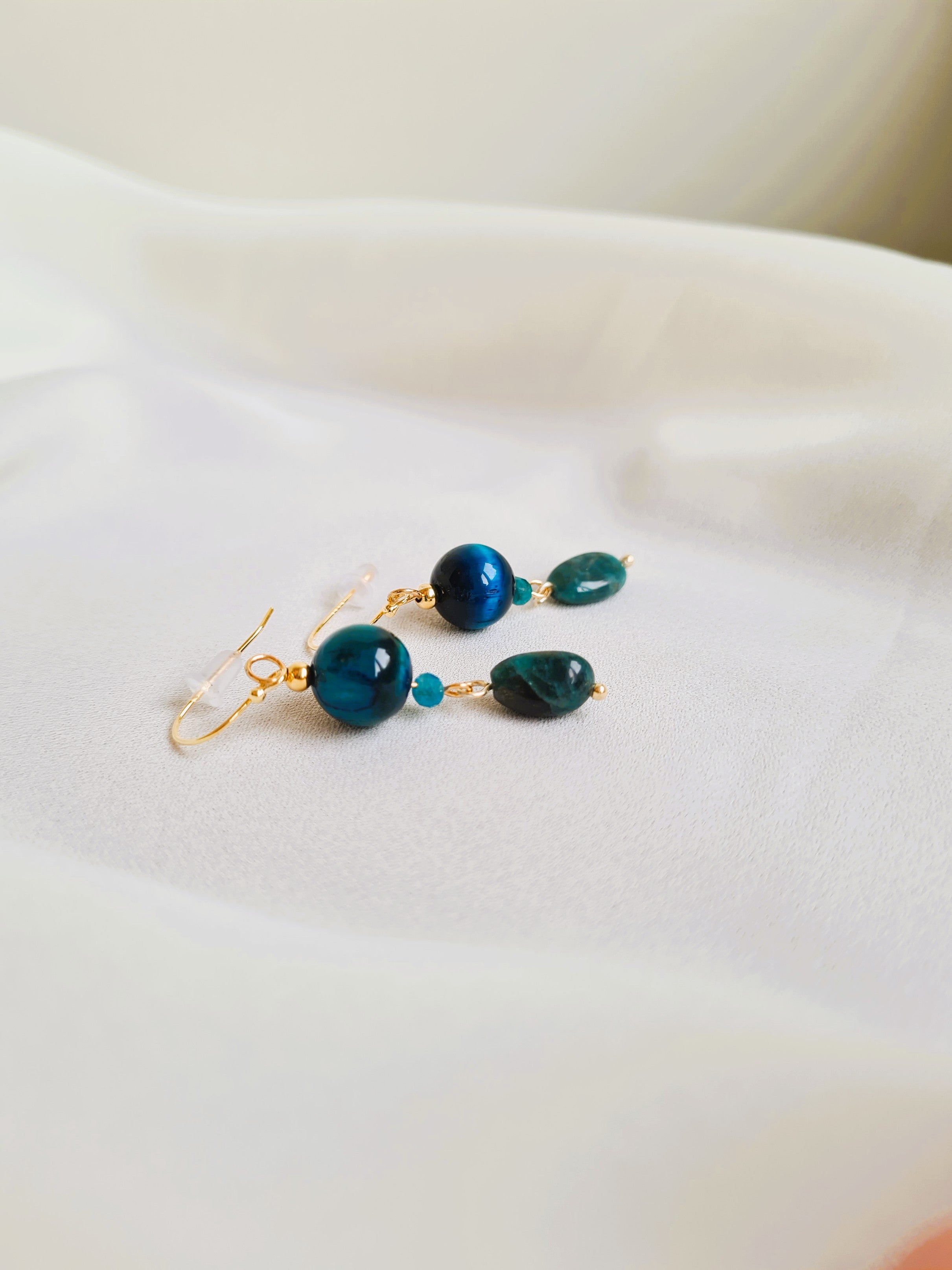 Oorbellen Sea Flowers, tijgeroog, apatiet