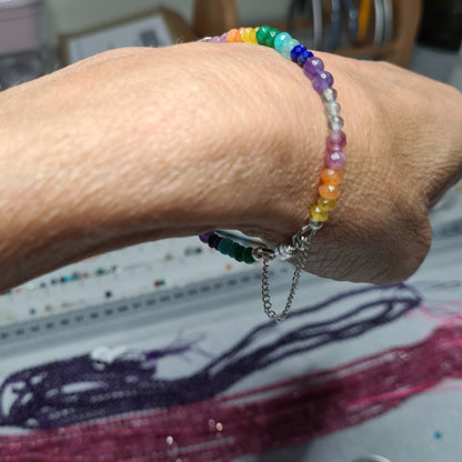 Armband Rainbow, regenboog / chakra kleuren, amethist, lapis lazuli